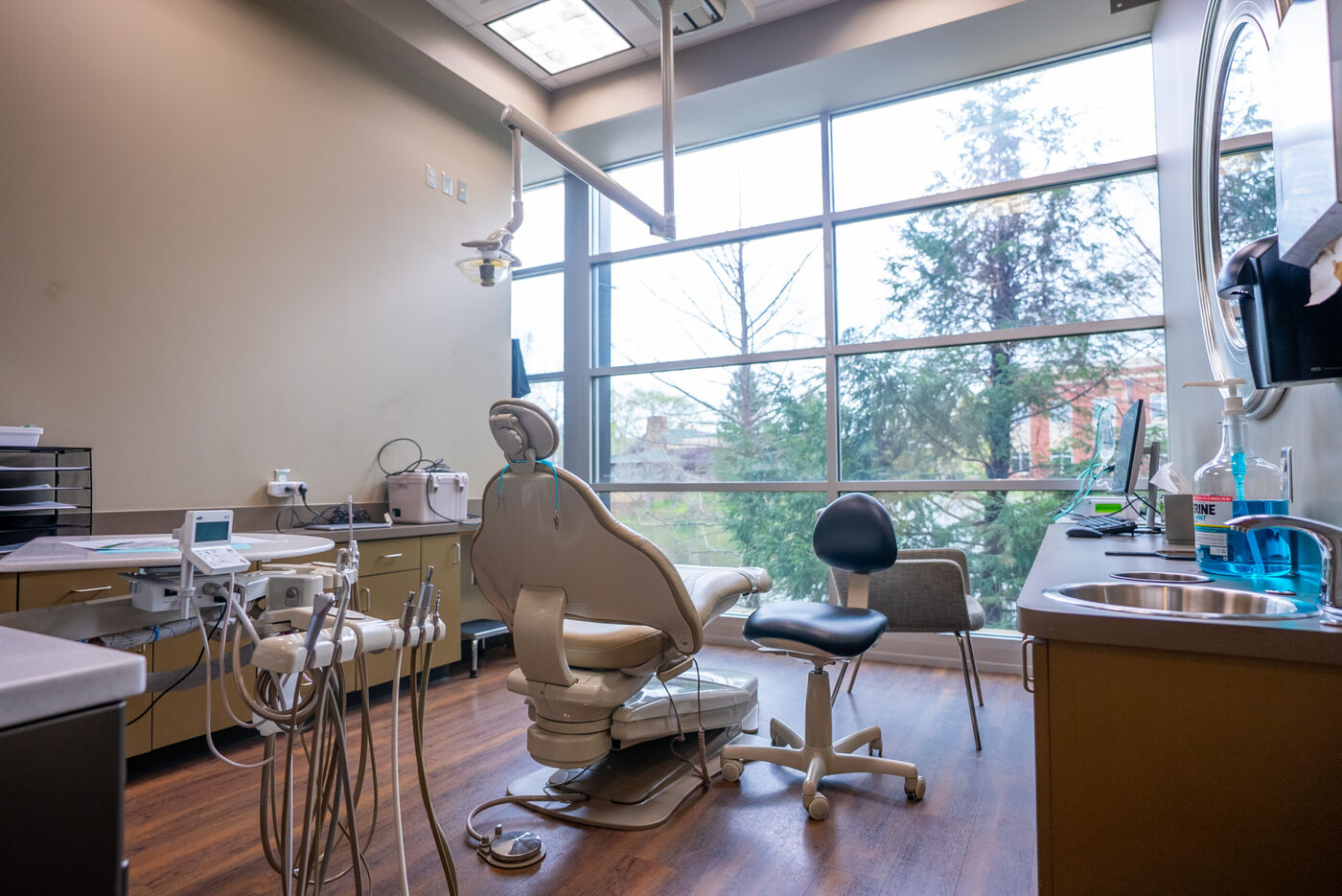 A treatment room at Same Day Smiles in Brentwood